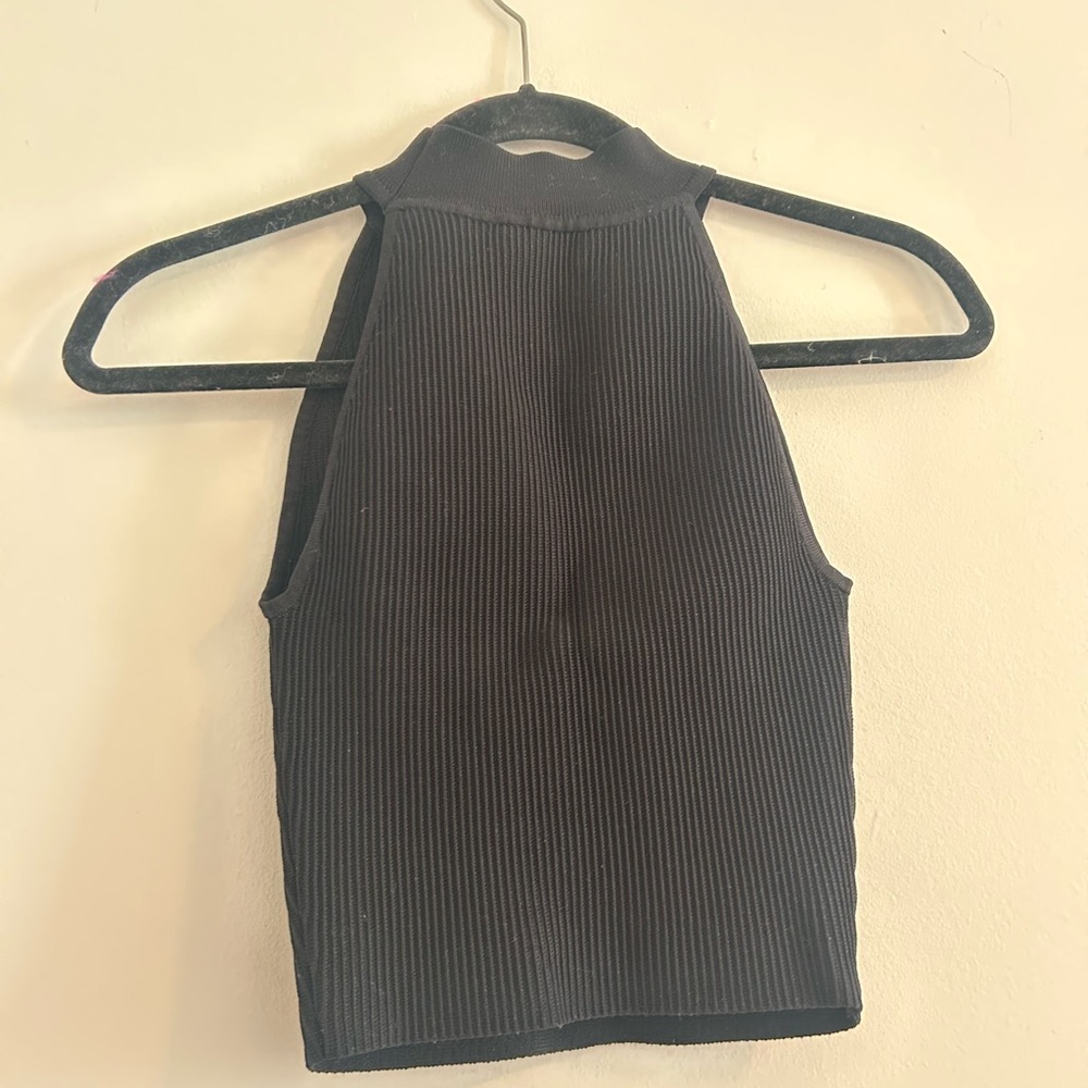 Babaton Black Ribbed Crop Top - Picture 4 of 4